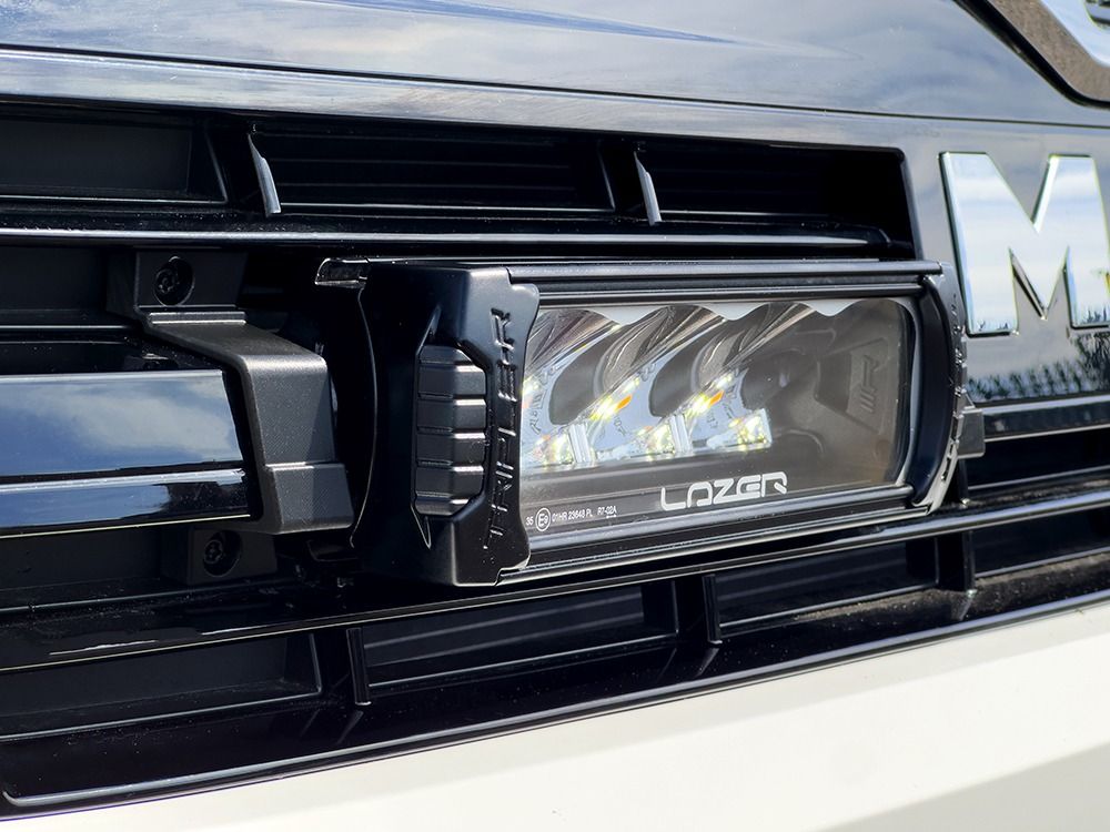 man_tge_triple-r_750__grille_kit_install_image_06_web_1