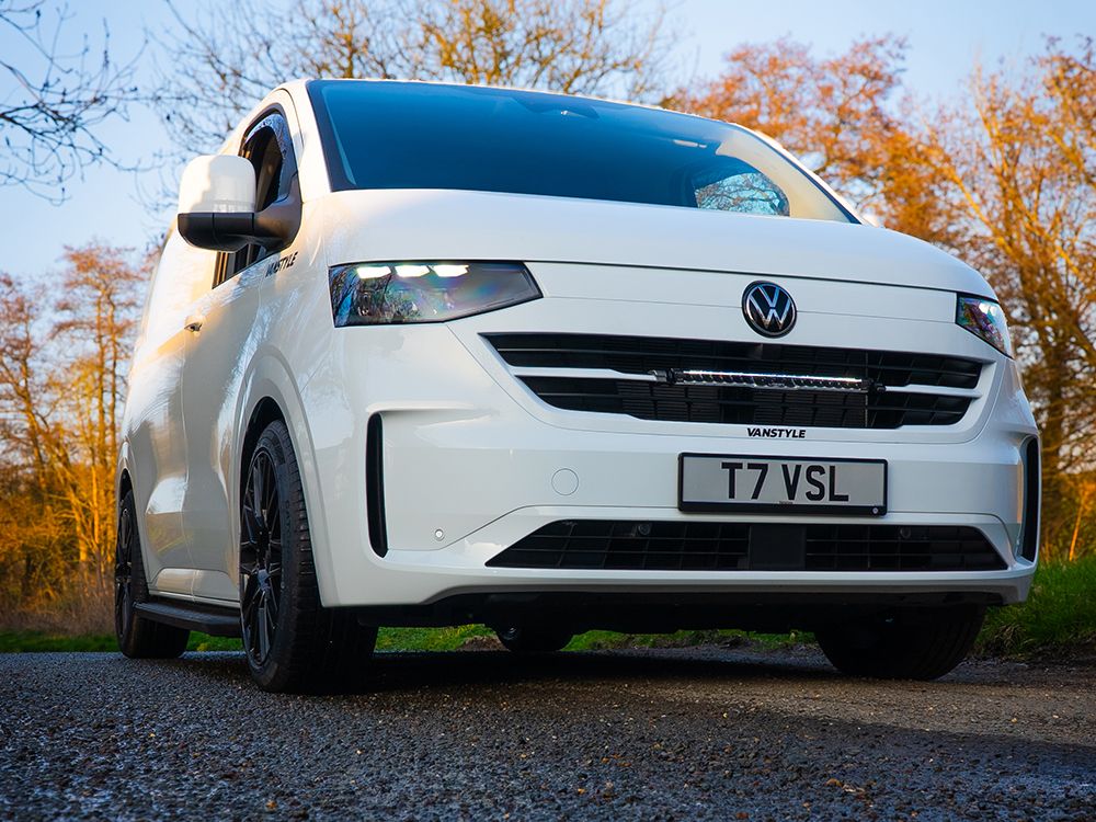 vw_t7_grille_kit_glide_marketing_install_images-19_web